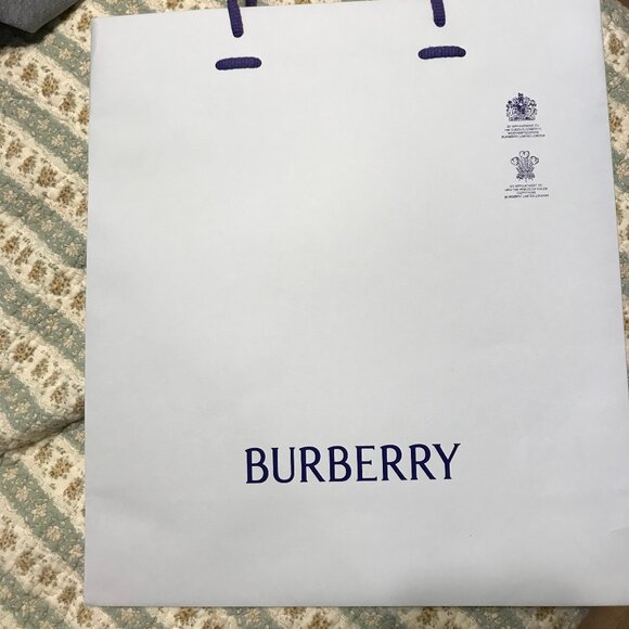 SUPER SALE! BURBERRY TOTE SHOPPING BAG - Picture 1 of 4